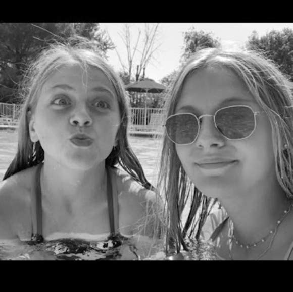 Meet your Posher, Alice - Picture 1 of 1